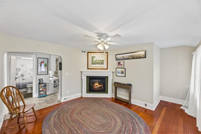 N88W16025 -27 Park BOULEVARD, Menomonee Falls, WI 53051