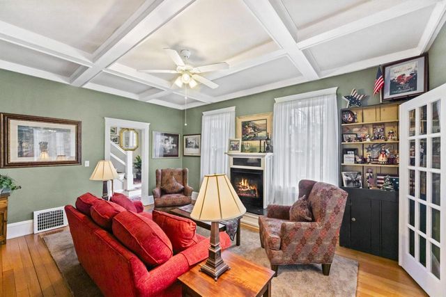 N88W16025 -27 Park BOULEVARD, Menomonee Falls, WI 53051