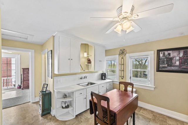 N88W16025 -27 Park BOULEVARD, Menomonee Falls, WI 53051