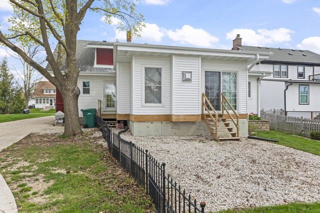 N88W16025 -27 Park BOULEVARD, Menomonee Falls, WI 53051