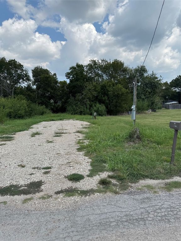 312 N Waco St, Mart, TX 76664