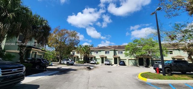 280 Crestwood Cir 204 + GARAGE, Royal Palm Beach, FL 33411