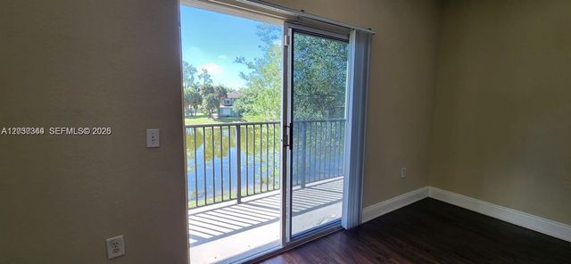 280 Crestwood Cir 204 + GARAGE, Royal Palm Beach, FL 33411