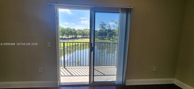 280 Crestwood Cir 204 + GARAGE, Royal Palm Beach, FL 33411
