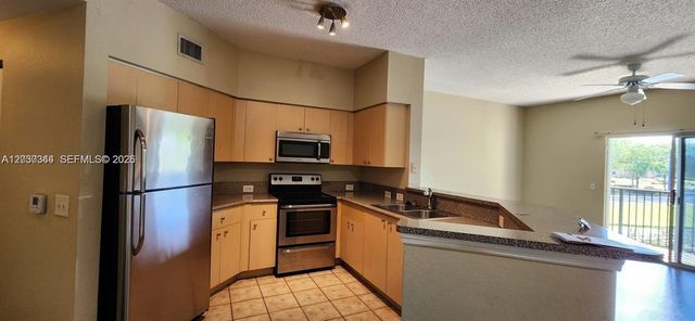 280 Crestwood Cir 204 + GARAGE, Royal Palm Beach, FL 33411
