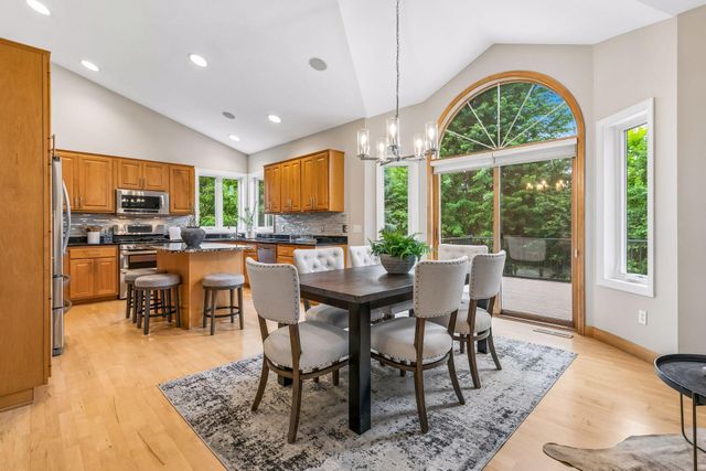1584 Windsor Lane, Shakopee, MN 55379