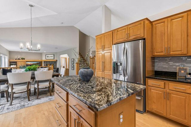1584 Windsor Lane, Shakopee, MN 55379