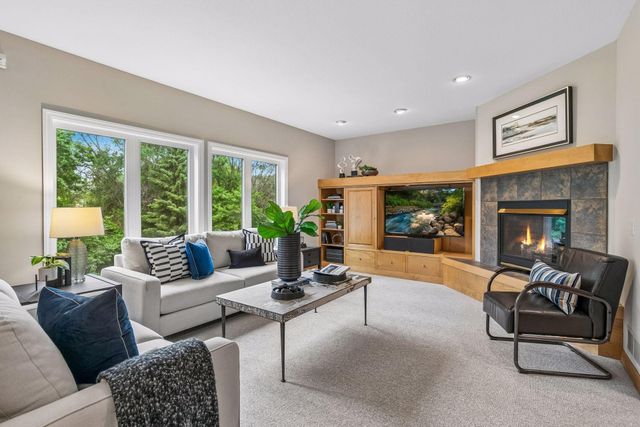 1584 Windsor Lane, Shakopee, MN 55379