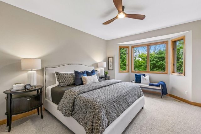 1584 Windsor Lane, Shakopee, MN 55379