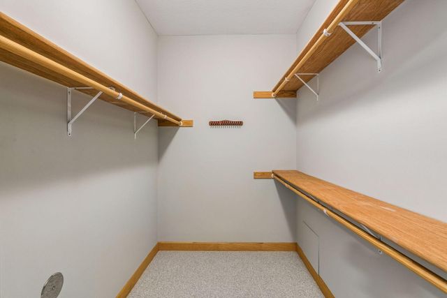 1584 Windsor Lane, Shakopee, MN 55379