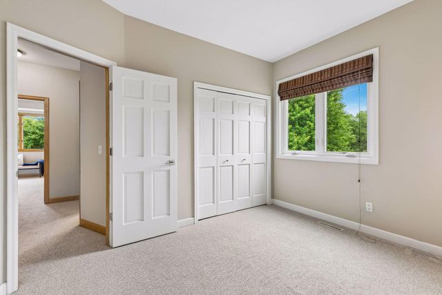 1584 Windsor Lane, Shakopee, MN 55379