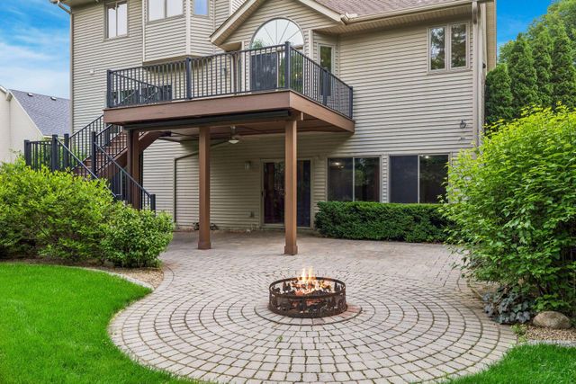 1584 Windsor Lane, Shakopee, MN 55379