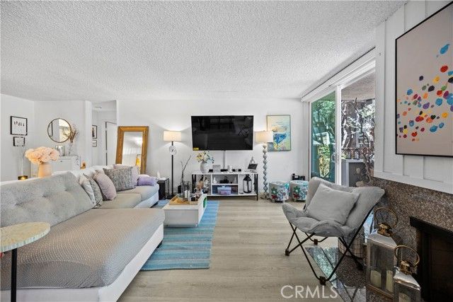 6315 Green Valley 100, Culver City, CA 90230