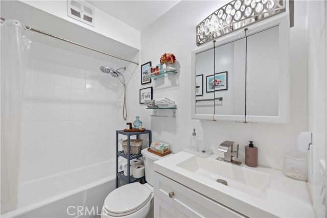 6315 Green Valley 100, Culver City, CA 90230