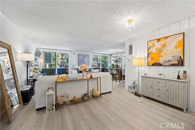 6315 Green Valley 100, Culver City, CA 90230