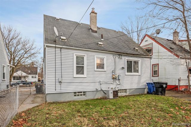 18851 Poinciana, Redford, MI 48240