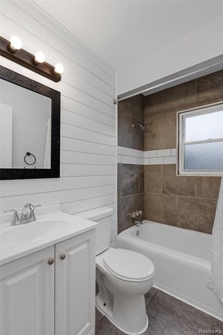 18851 Poinciana, Redford, MI 48240