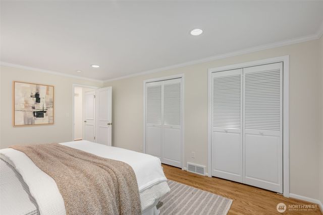 3657 W Viewmont Way W, Seattle, WA 98199