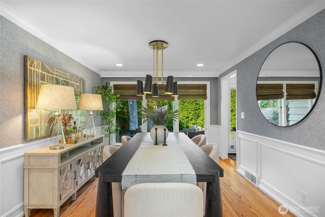 3657 W Viewmont Way W, Seattle, WA 98199