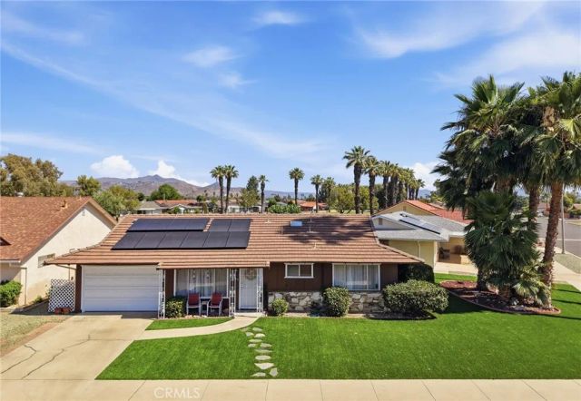 1381 Amberwood, Hemet, CA 92543