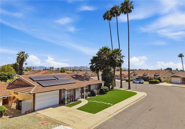 1381 Amberwood, Hemet, CA 92543
