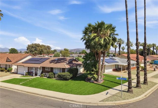 1381 Amberwood, Hemet, CA 92543