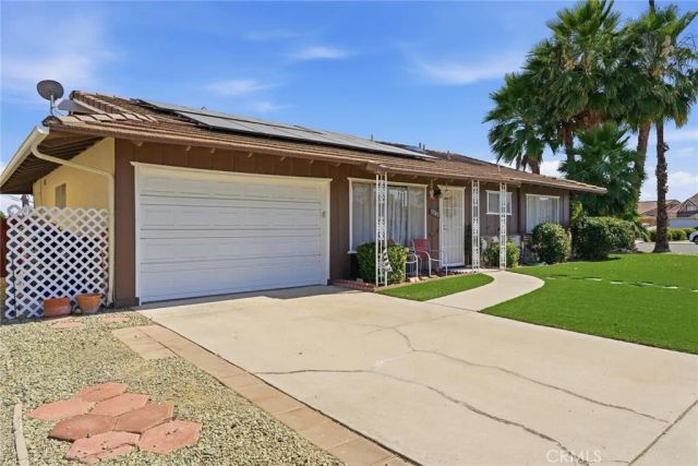 1381 Amberwood, Hemet, CA 92543