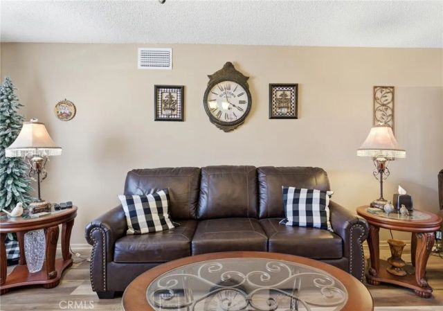 1381 Amberwood, Hemet, CA 92543