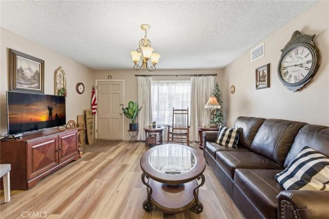 1381 Amberwood, Hemet, CA 92543