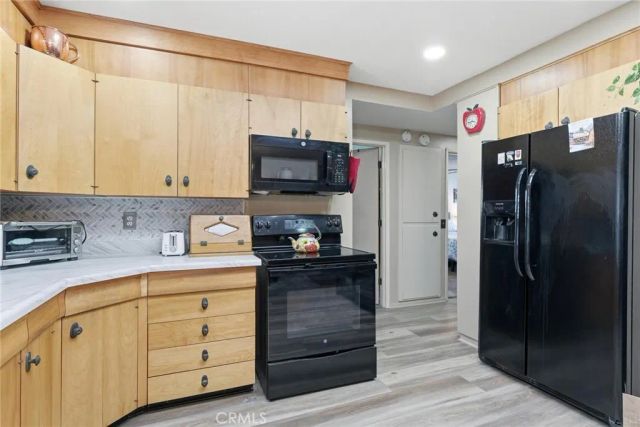 1381 Amberwood, Hemet, CA 92543