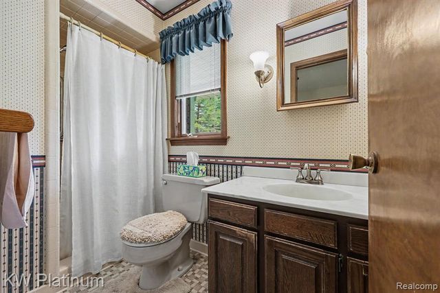 9474 Bartel Road, Columbus, MI 48063