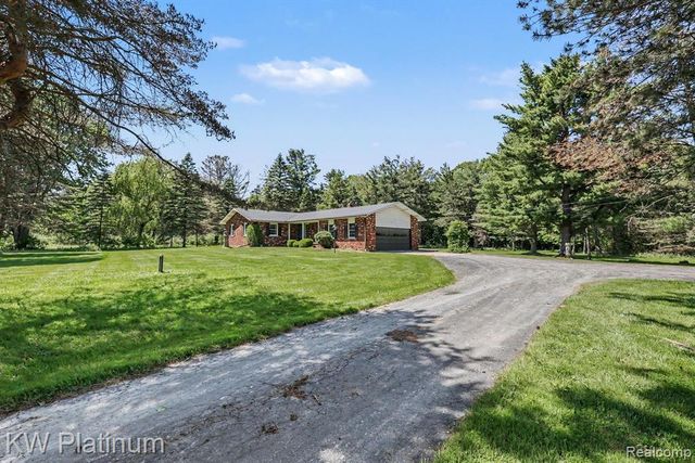 9474 Bartel Road, Columbus, MI 48063