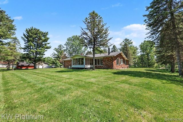 9474 Bartel Road, Columbus, MI 48063