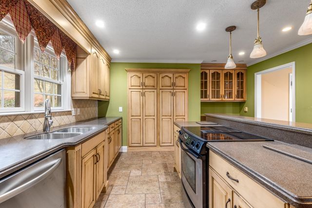 1578 Old Ringgold Road, Rocky Face, GA 30740