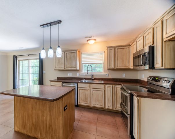 3201 CARMELLO ROCK DR, Columbia, MO 65202