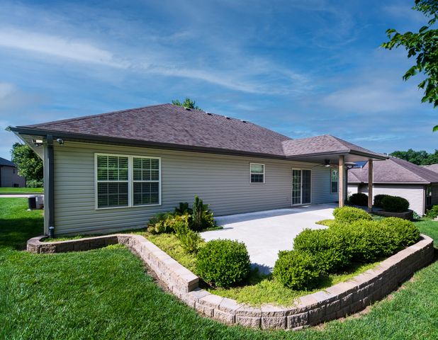 3201 CARMELLO ROCK DR, Columbia, MO 65202