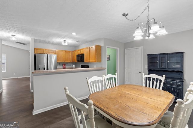 1041 Wagers Mill Road, Newnan, GA 30263