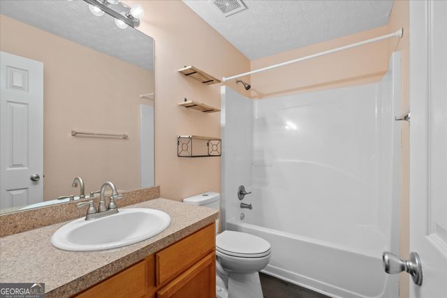 1041 Wagers Mill Road, Newnan, GA 30263