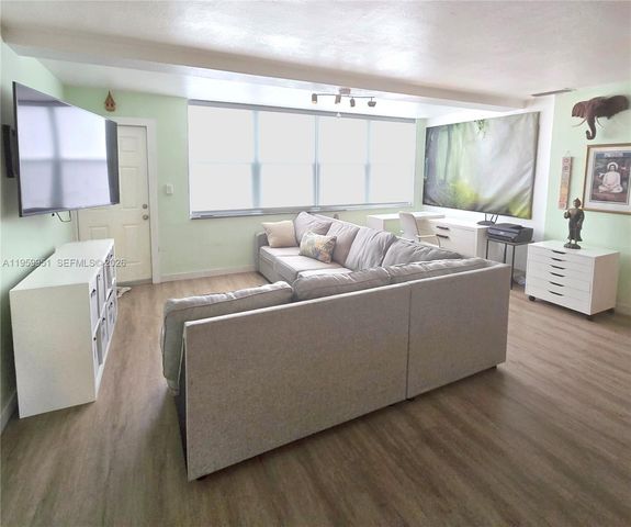 2149 NE 122nd St 2149, North Miami, FL 33181