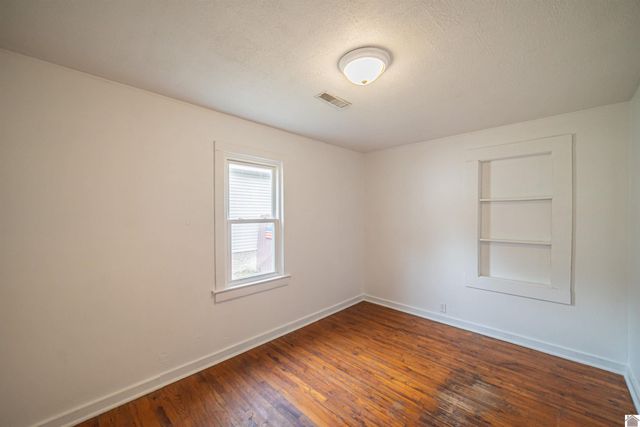 2317 S 28th St, Paducah, KY 42003