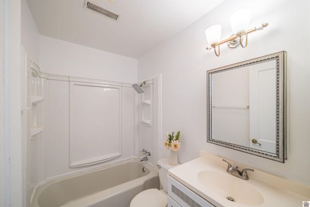 2317 S 28th St, Paducah, KY 42003