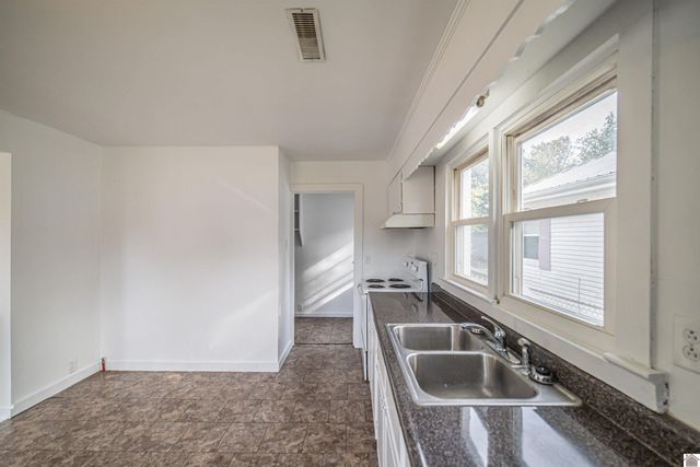 2317 S 28th St, Paducah, KY 42003