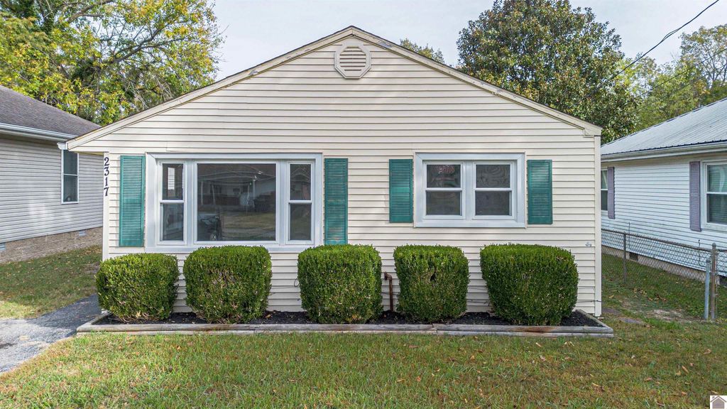 2317 S 28th St, Paducah, KY 42003