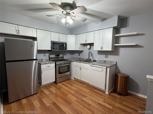 39596 Old Dominion Drive, Clinton Charter Township, MI 48038