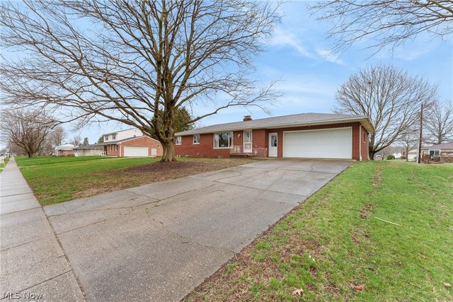 1709 Edmar Street, Louisville, OH 44641