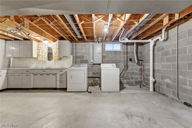 1709 Edmar Street, Louisville, OH 44641