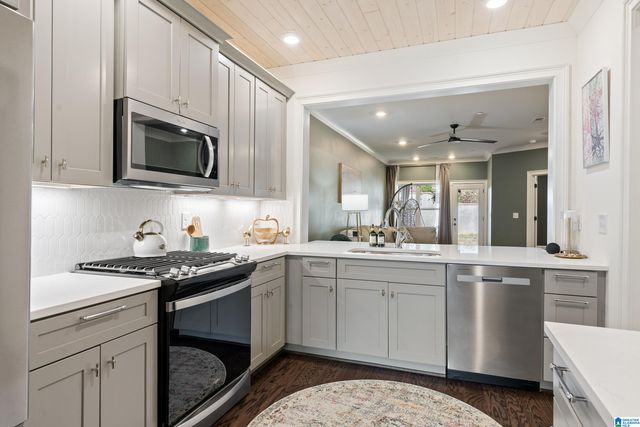 3021 VESTAVIA TERRACE DRIVE, Vestavia Hills, AL 35216