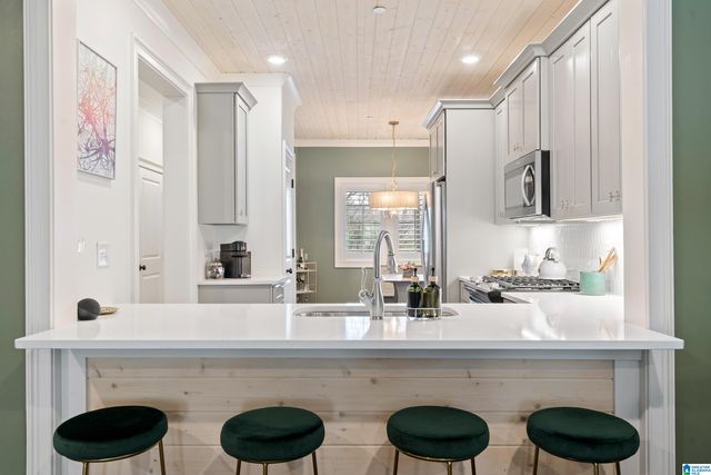 3021 VESTAVIA TERRACE DRIVE, Vestavia Hills, AL 35216