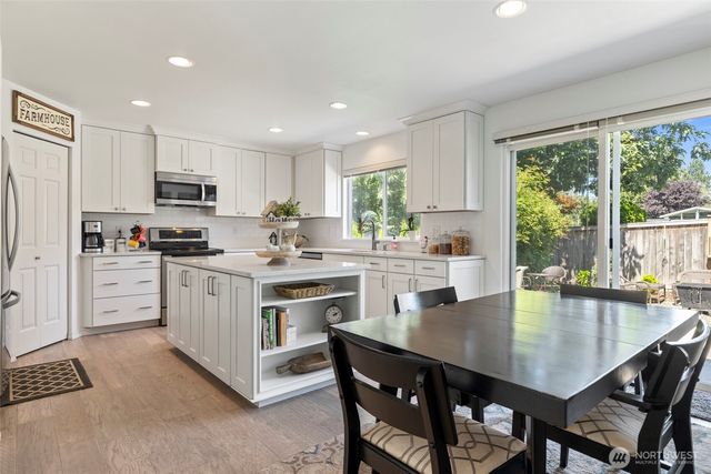 14424 SE 278th Place, Kent, WA 98042