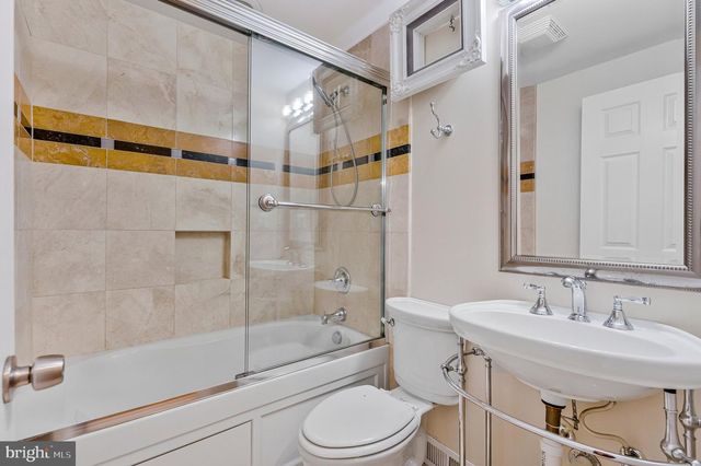8471 GREAT LAKE LN, Springfield, VA 22153